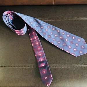Boss Hugo Boss  Blue and Burgundy Patterned Tie 100% Silk Made in Italy